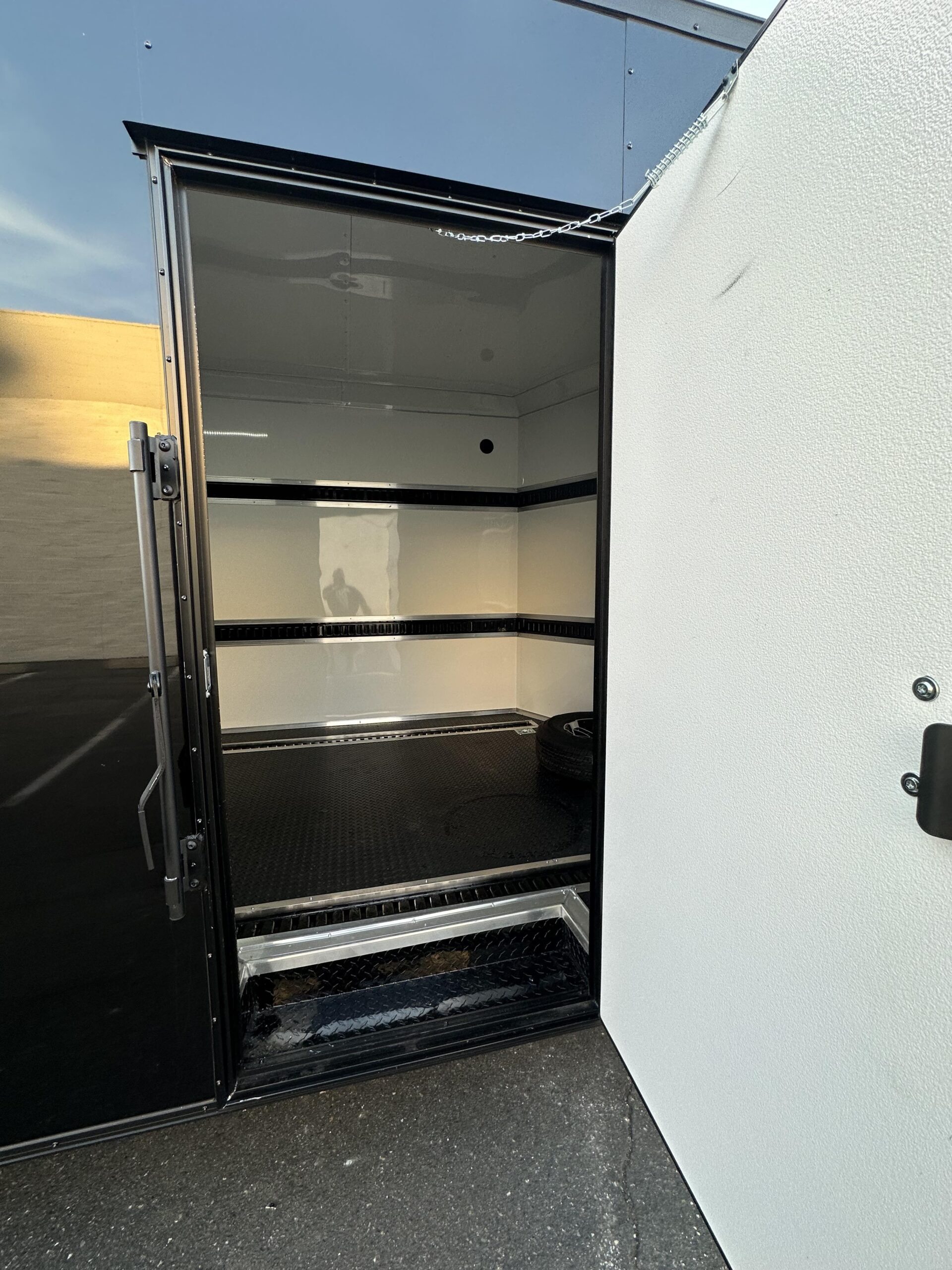 2025 Maximum Cargo Enclosed Car Hauler Cargo Trailer 8.5x18TA