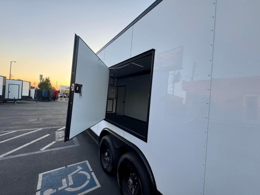 2025 Maximum Cargo 8.5x26TA RACE READY