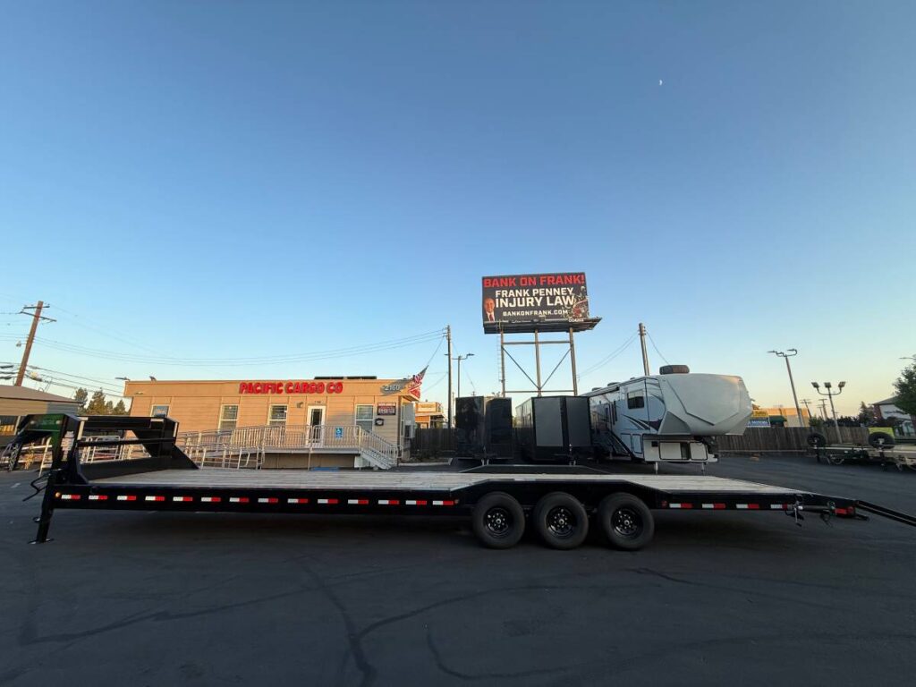 2025 Load Trail Equipment Trailer 102x40 Triple Axle 21KGVWR Gooseneck