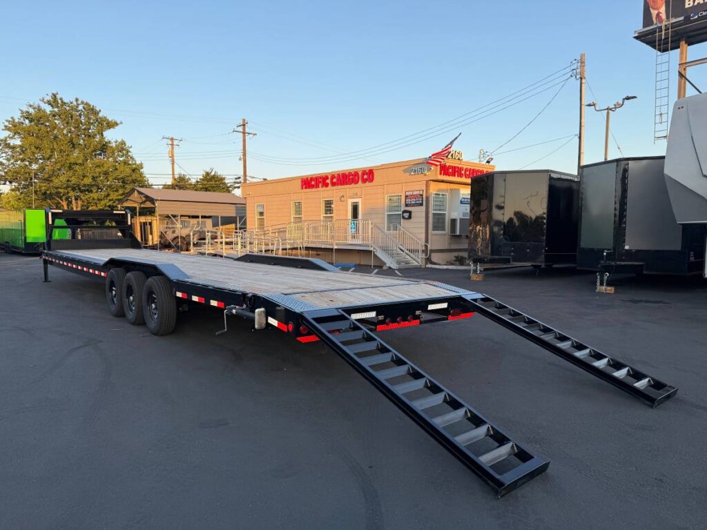 2025 Load Trail Equipment Trailer 102x40 Triple Axle 21KGVWR Gooseneck