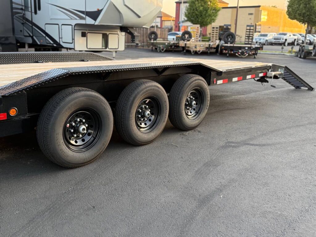 2025 Load Trail Equipment Trailer 102x40 Triple Axle 21KGVWR Gooseneck