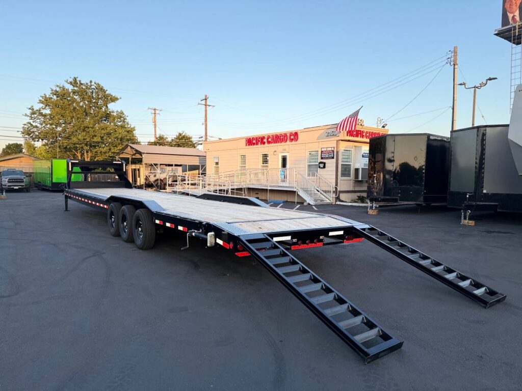 2025 Load Trail Equipment Trailer 102x40 Triple Axle 21KGVWR Gooseneck
