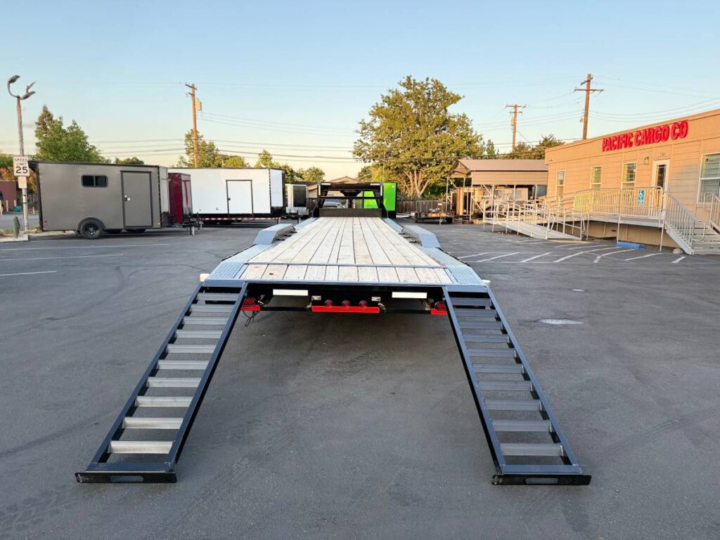 2025 Load Trail Equipment Trailer 102x40 Triple Axle 21KGVWR Gooseneck
