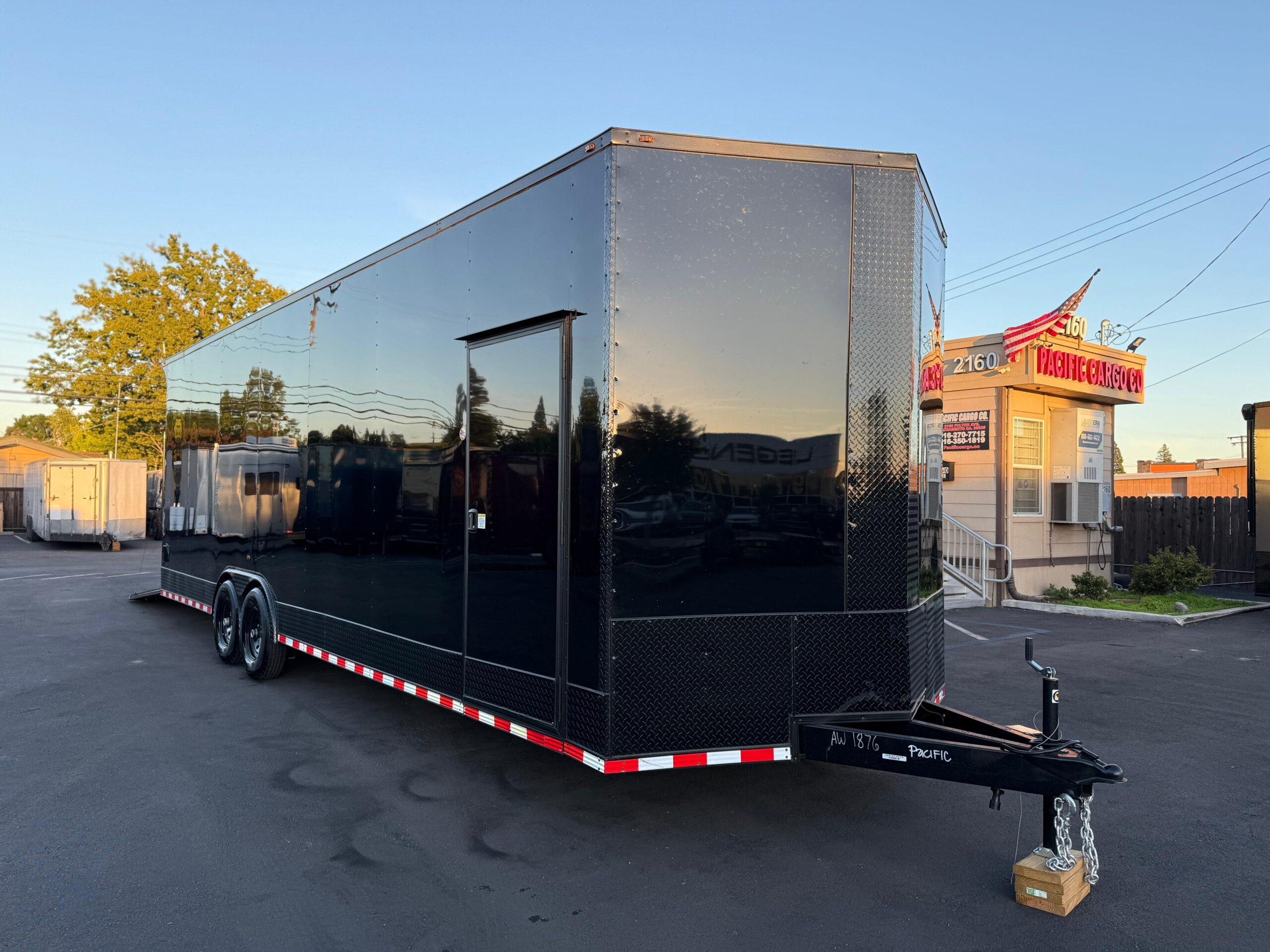 2025 Enclosed Carhauler Toyhauler 8.5x28ta utility cargo trailer
