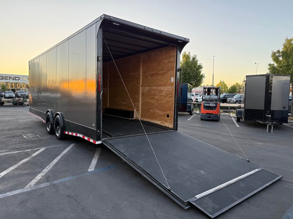 2025 Enclosed Carhauler Toyhauler 8.5x26ta utility cargo trailer