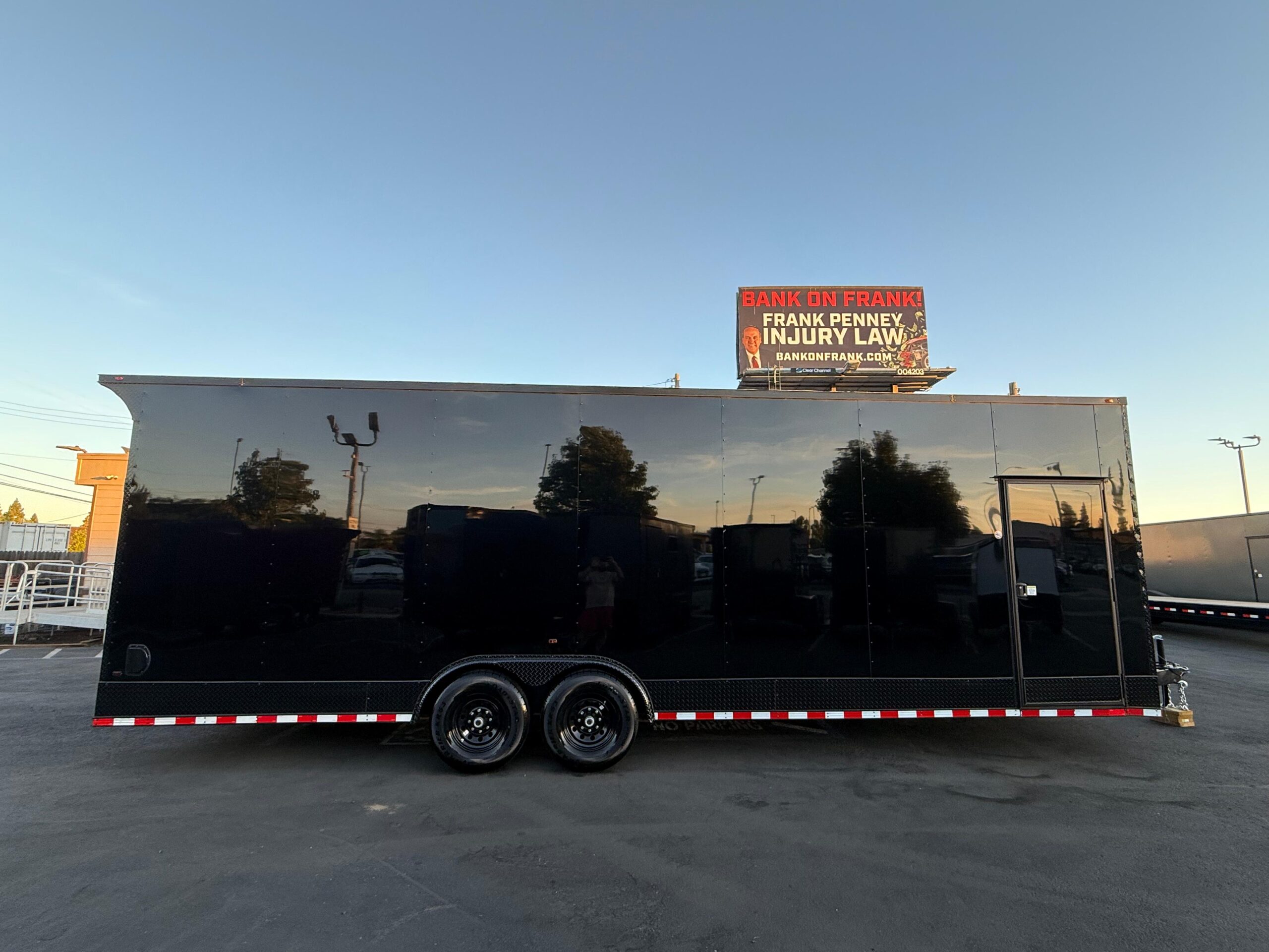 2025 Enclosed Carhauler Toyhauler 8.5x28ta utility cargo trailer