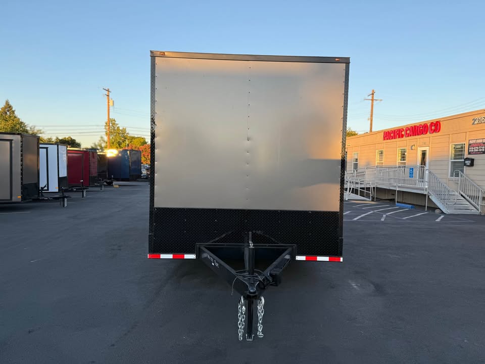 2025 Enclosed Carhauler Toyhauler 8.5x26ta utility cargo trailer