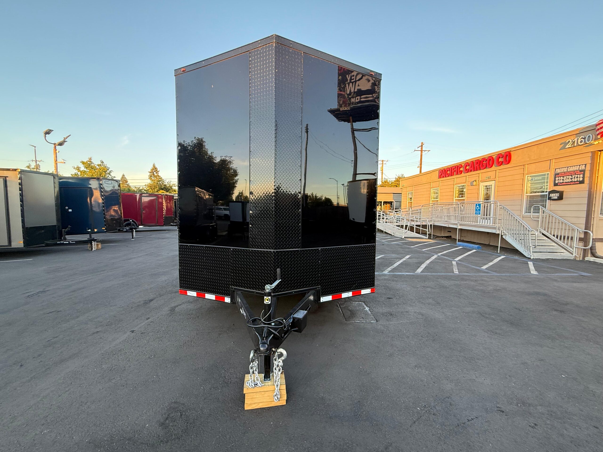 2025 Enclosed Carhauler Toyhauler 8.5x28ta utility cargo trailer