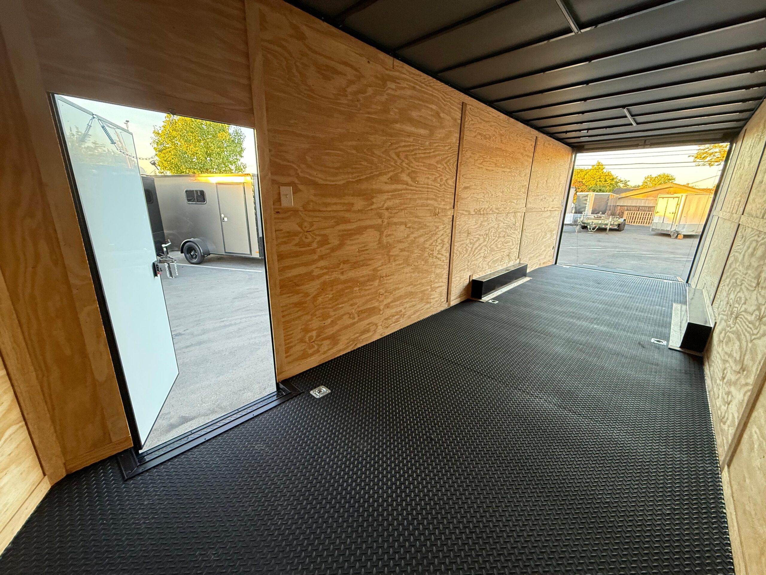 2025 Enclosed Carhauler Toyhauler 8.5x28ta utility cargo trailer