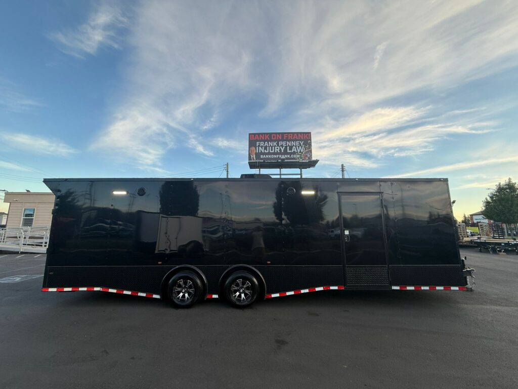 2025 8.5X28 Enclosed Cargo trailer / Toyhauler