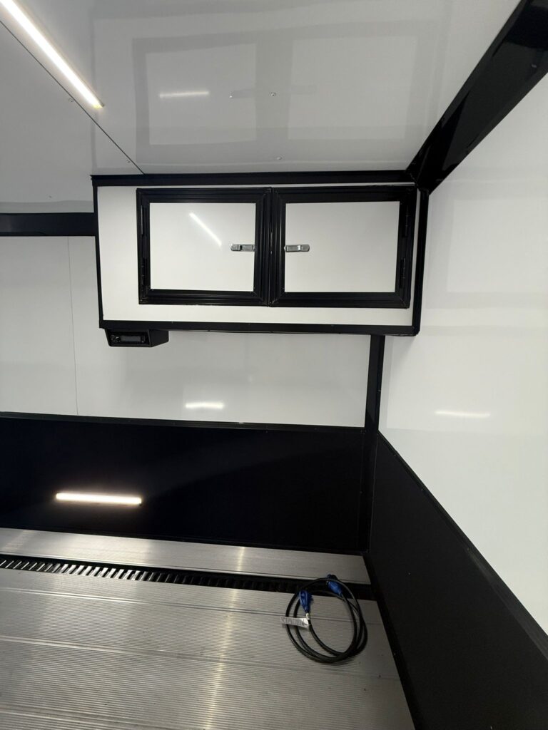 2025 8.5X28 Enclosed Cargo trailer / Toyhauler