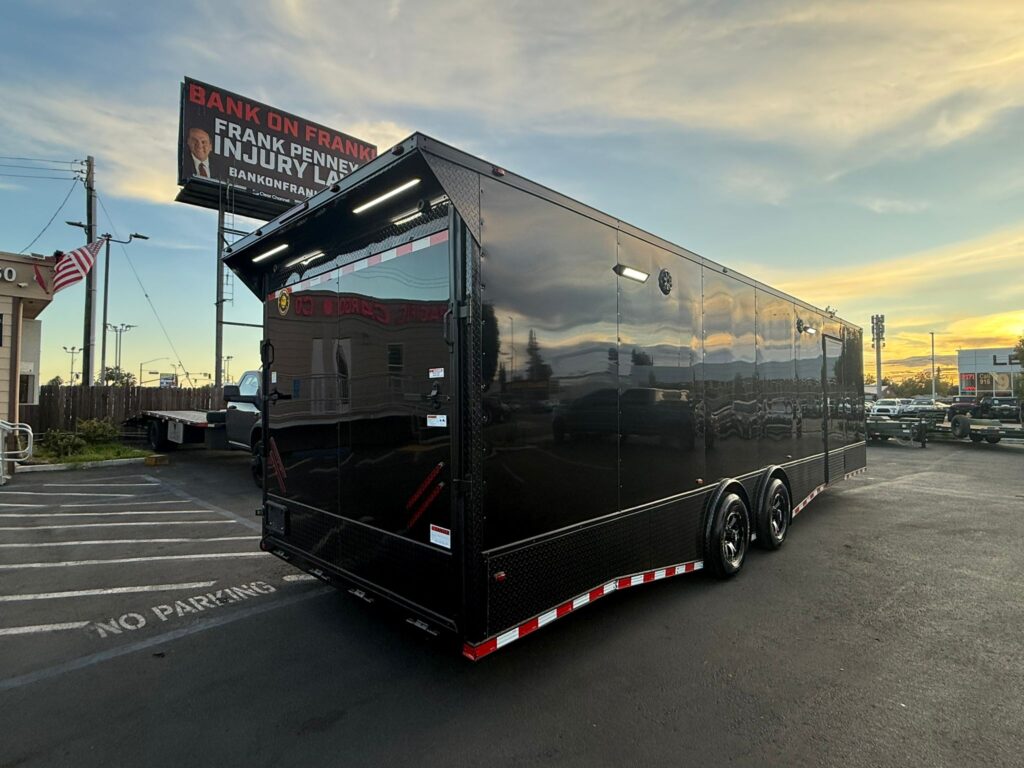 2025 8.5X28 Enclosed Cargo trailer / Toyhauler