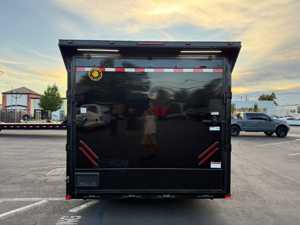 2025 8.5X28 Enclosed Cargo trailer / Toyhauler