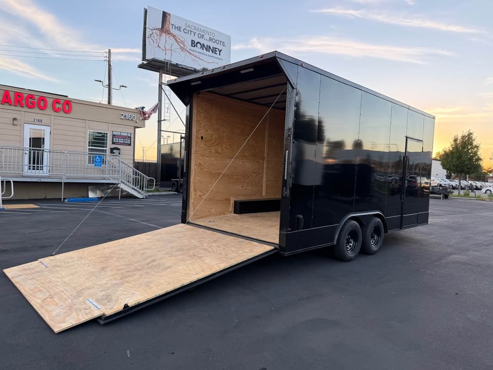 2025 Enclosed Toyhauler Carhauler 8.5x18ta enclosed trailer
