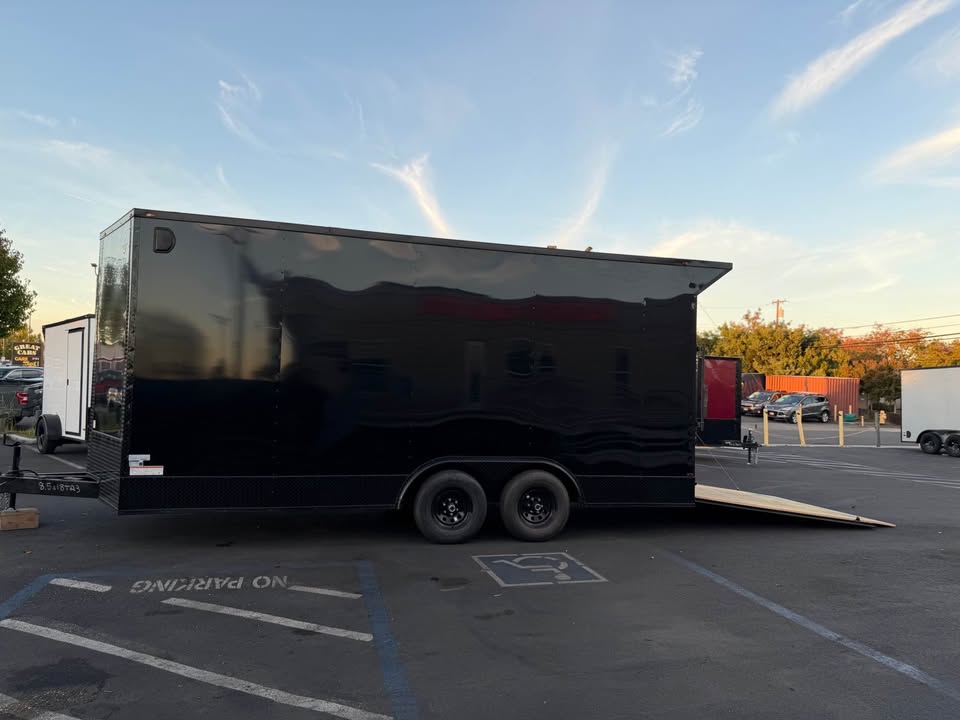 2025 Enclosed Toyhauler Carhauler 8.5x18ta enclosed trailer