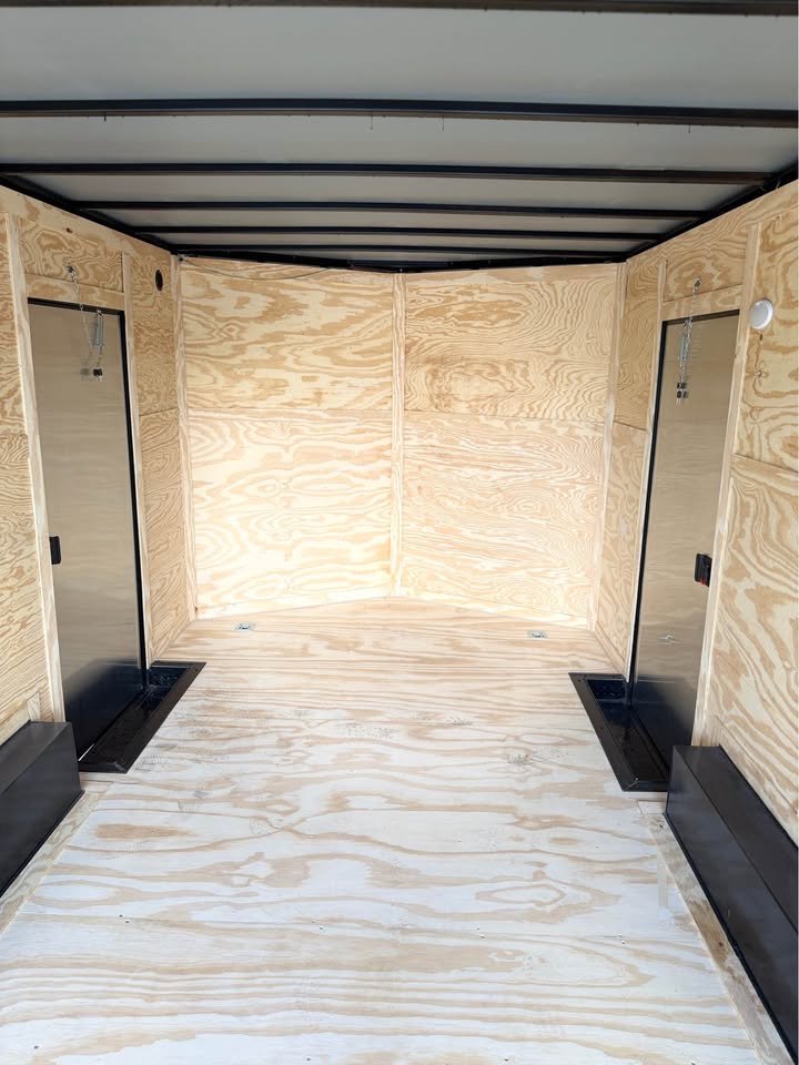 2026 Enclosed Carhauler Toyhauler  8.5x16TA