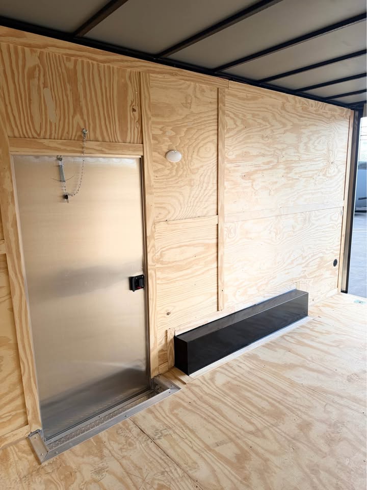 2026 Enclosed Carhauler Toyhauler 8.5x16TA