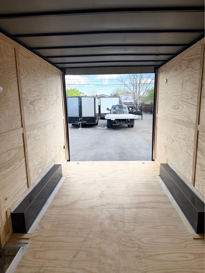 2026 Enclosed Carhauler Toyhauler 8.5x16TA