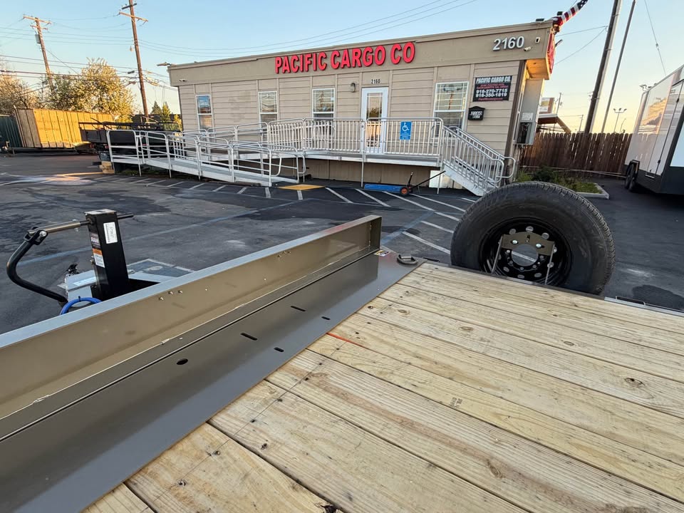 2026 Load Trail 83x20ta rapid loader tilt deck