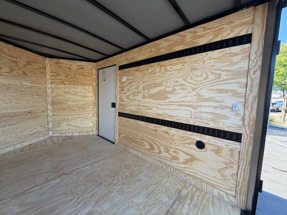 2026 Enclosed Cargo Utility Trailer 6x10ta trailer plus wall etrack