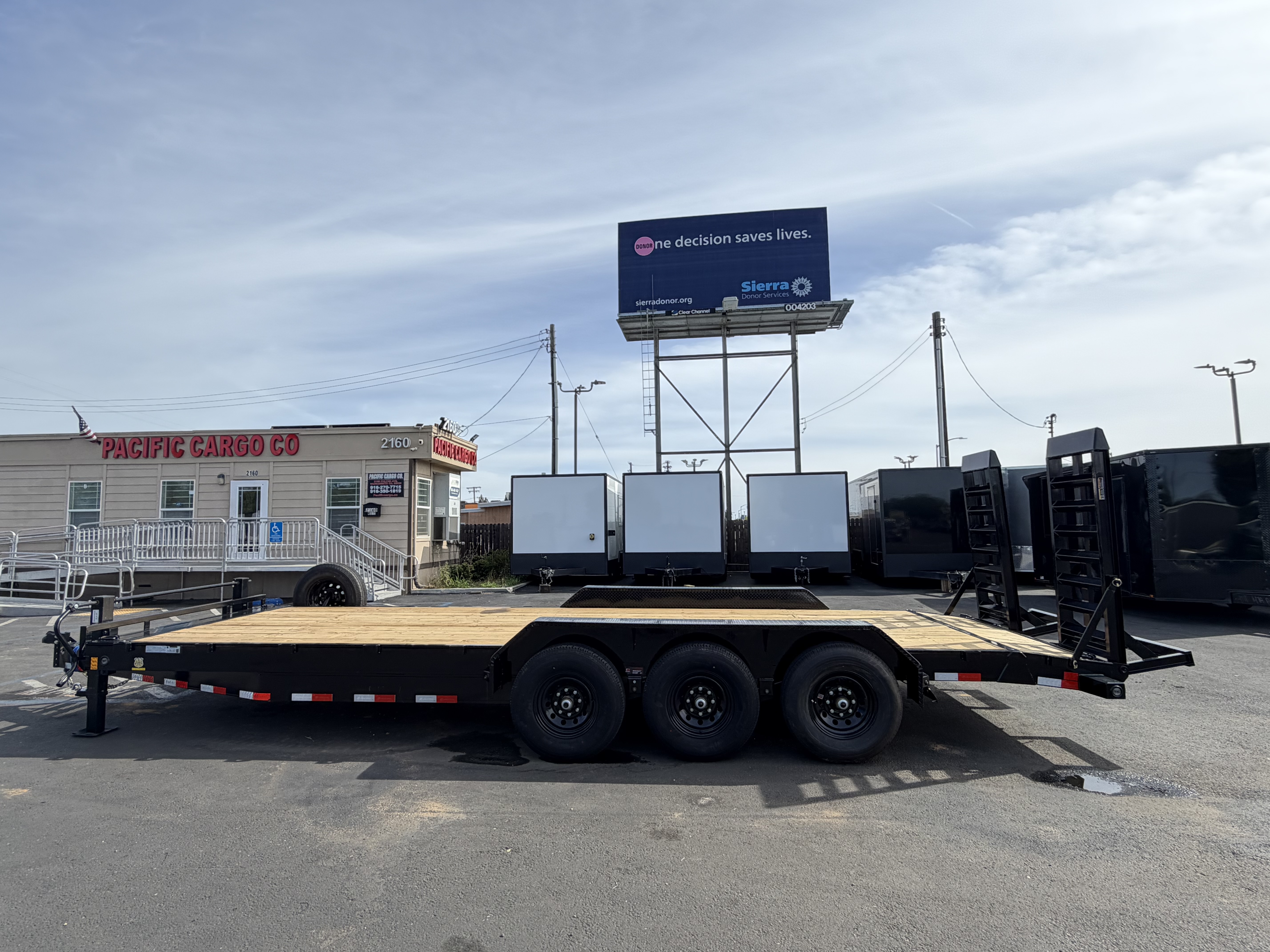 2026 Load Trail CH83x24 Triple Axle Equipment