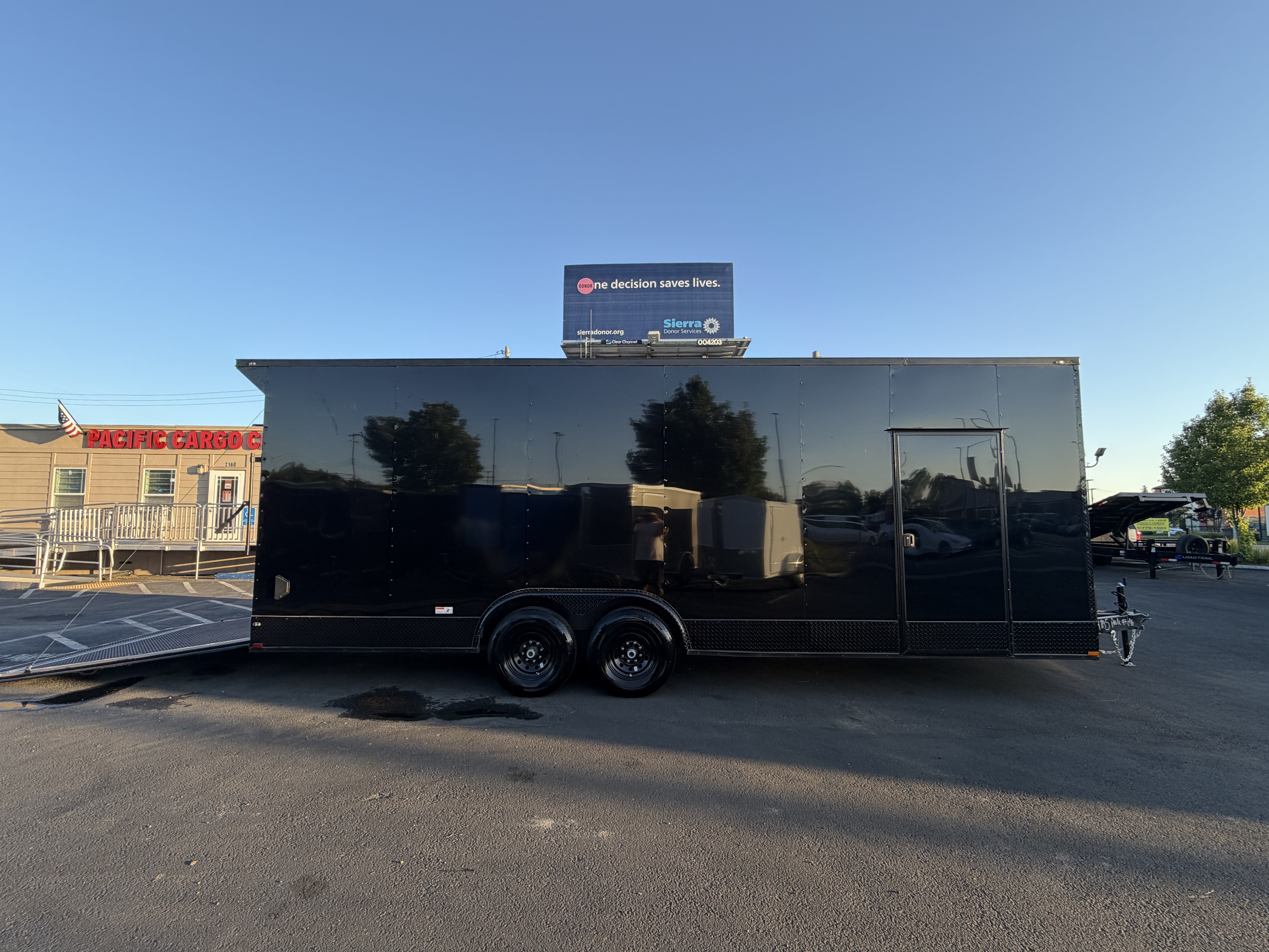 2026 8.5x24 TA 2026 Panther Cargo 8.5x24TA Carhauler Toyhauler Black — photo 4 of 12