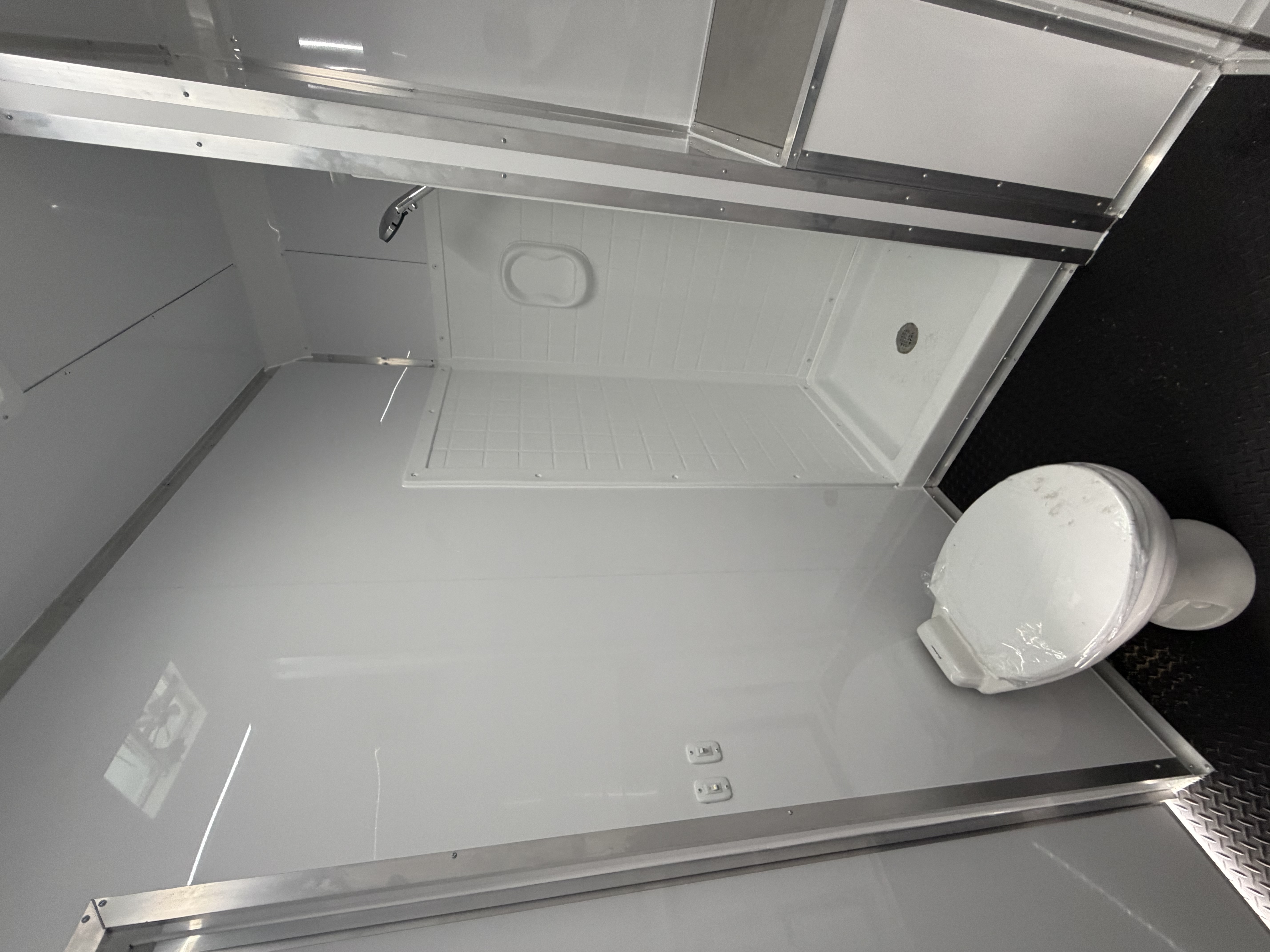 2026 8.5x36 TTA 2026 Panther Cargo 8.5x36TTA5 Race Trailer Toyhauler Charcoal — photo 10 of 17