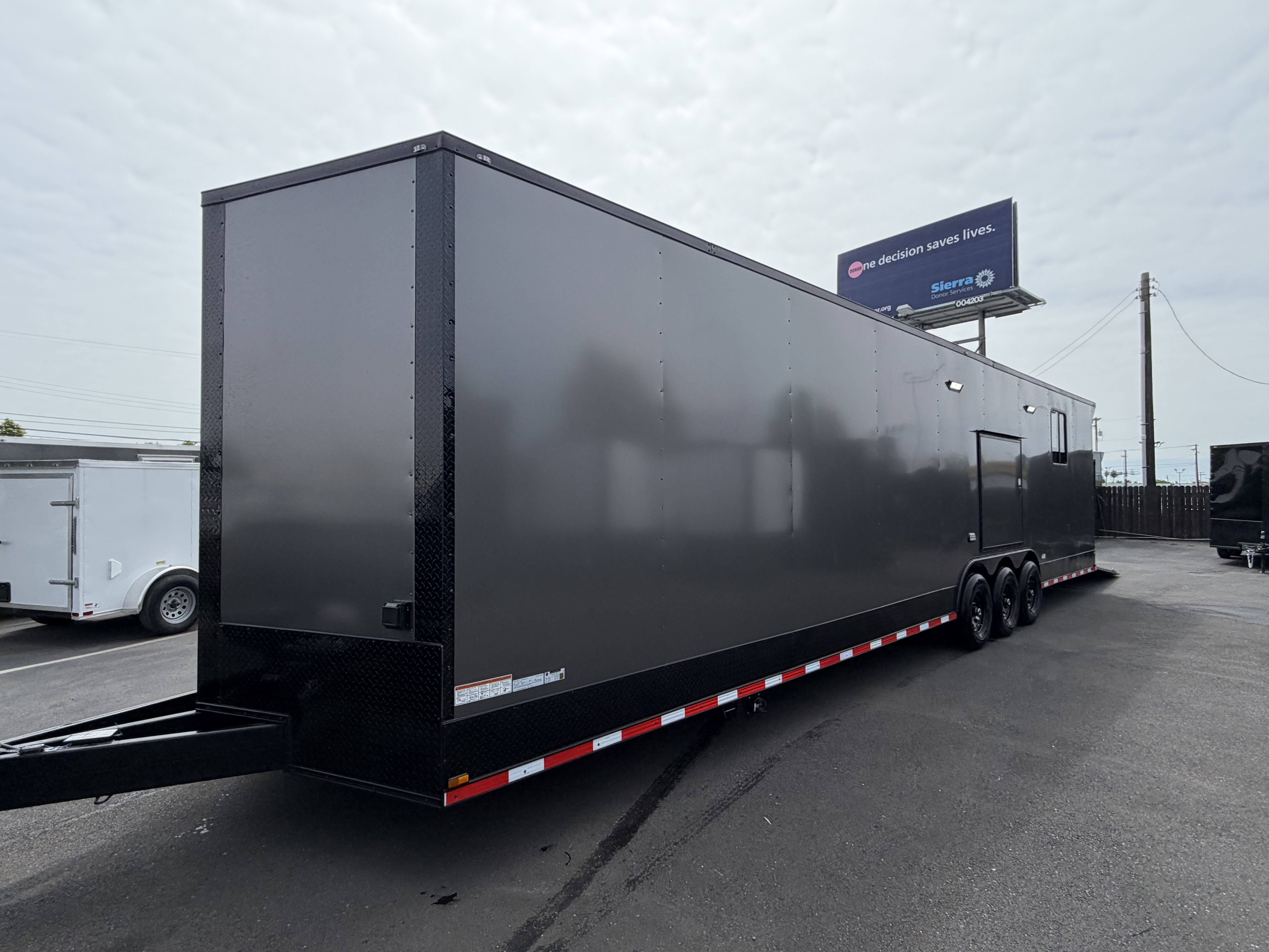 2026 8.5x36 TTA 2026 Panther Cargo 8.5x36TTA5 Race Trailer Toyhauler Charcoal — photo 2 of 17