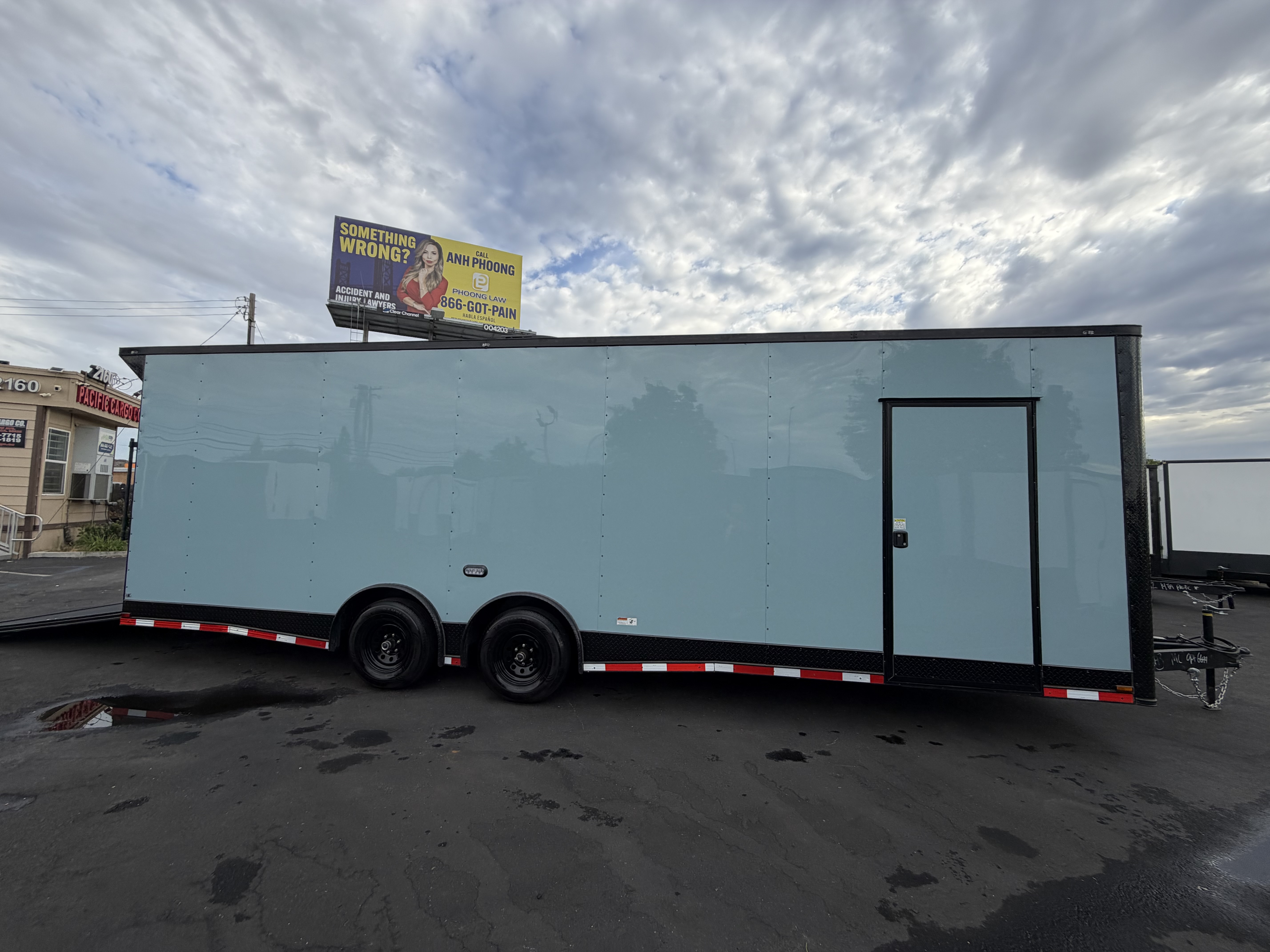 2026 8.5x26 TA 2026 Panther Cargo 8.5x26TA Race Trailer Polar gray — photo 2 of 18