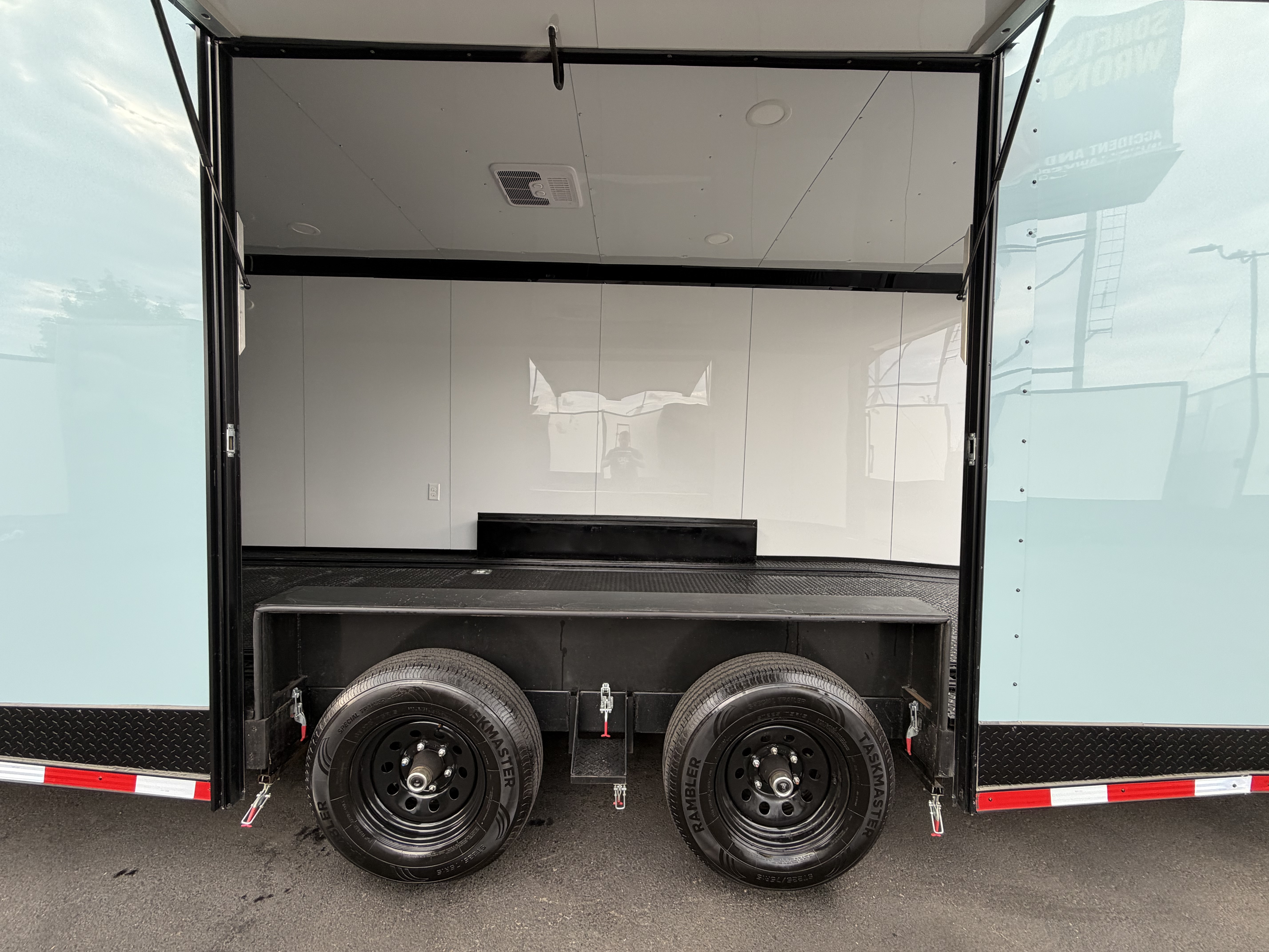 2026 8.5x26 TA 2026 Panther Cargo 8.5x26TA Race Trailer Polar gray — photo 12 of 18