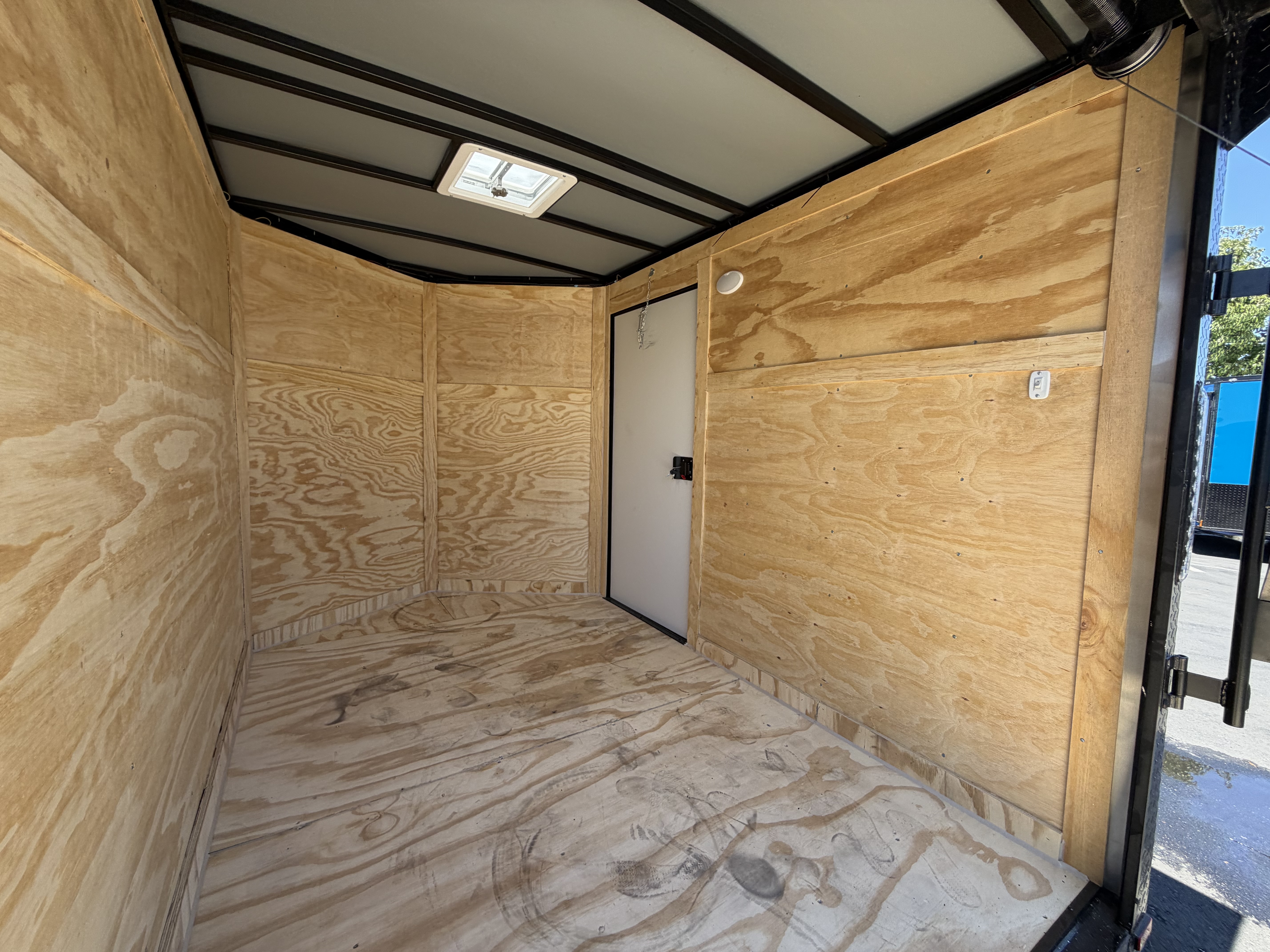 2027 6x8 SA 2027 Panther Cargo 6x8SA Black — photo 12 of 13