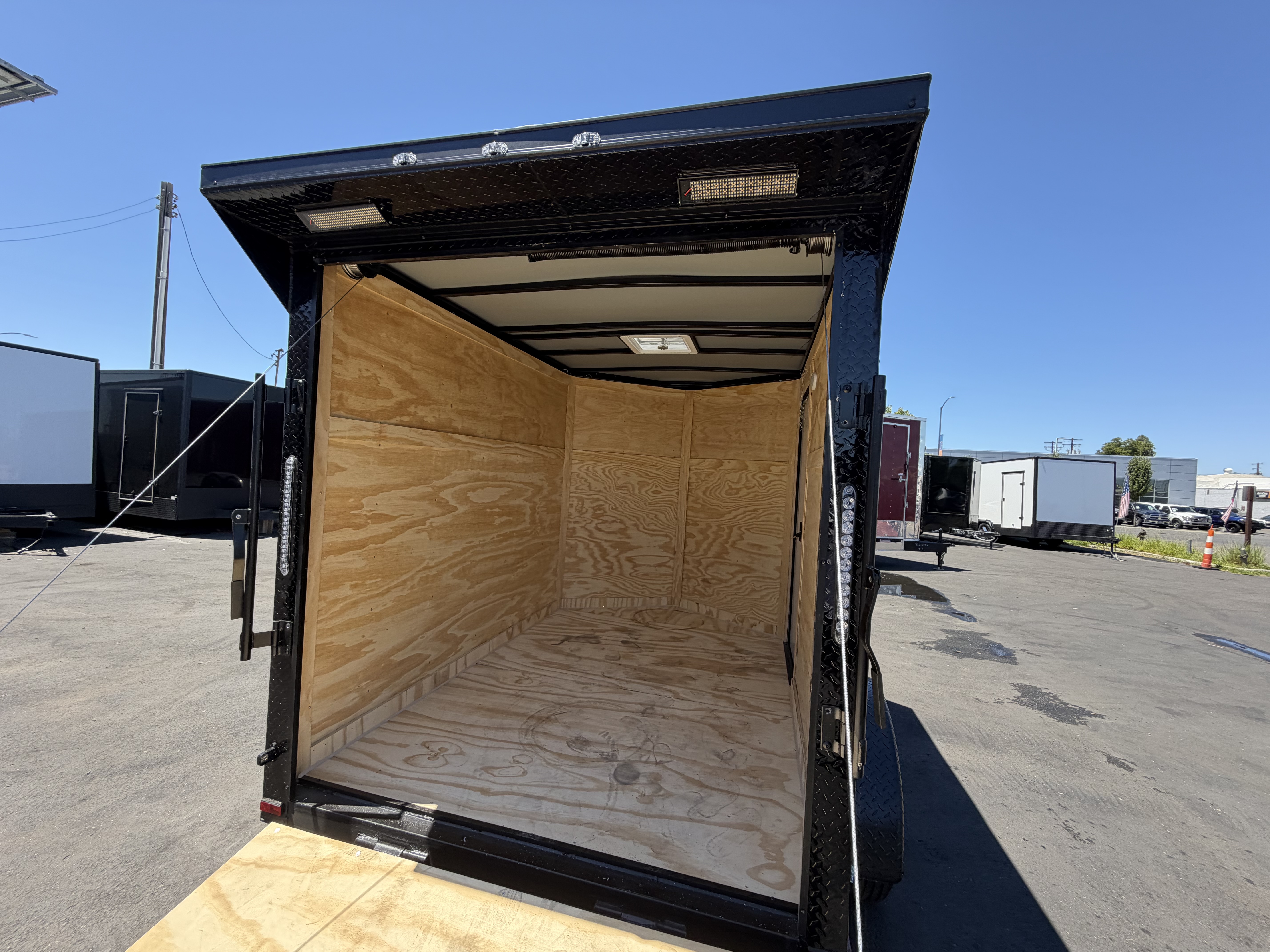 2027 6x8 SA 2027 Panther Cargo 6x8SA Black — photo 10 of 13