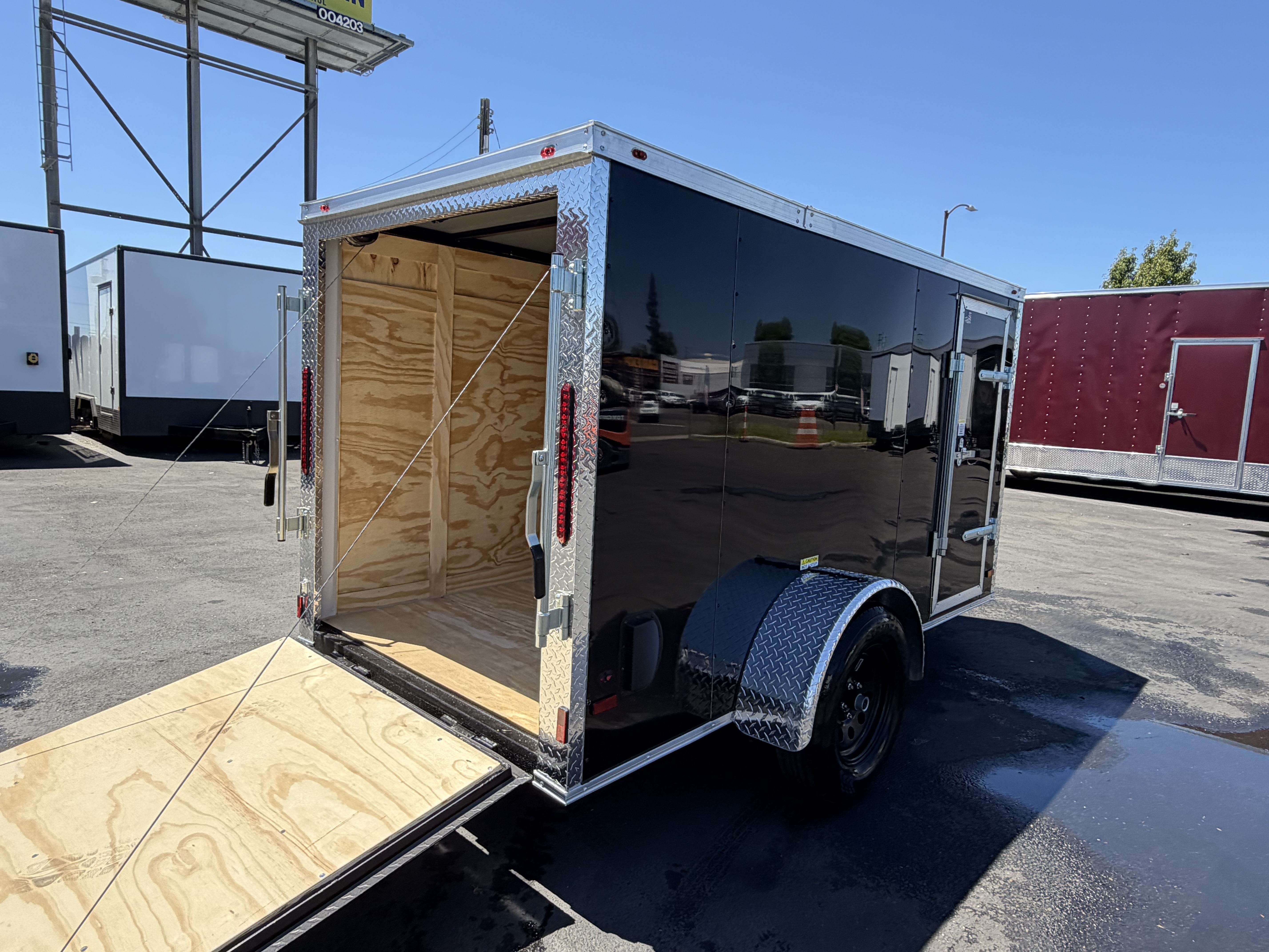 2027 5x10 SA 2027 Panther Cargo 5x10SA Black — photo 9 of 11