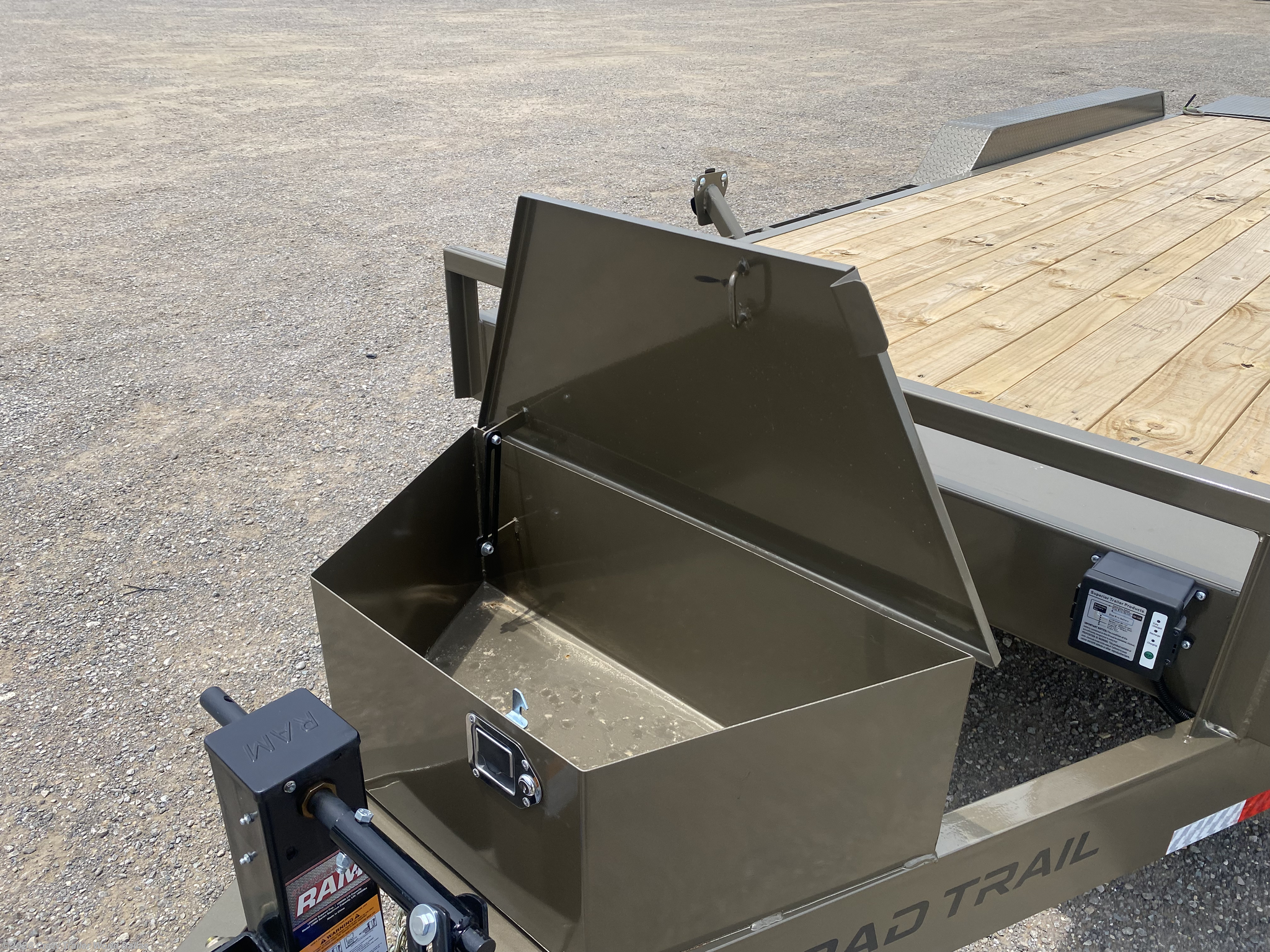 2027 83x24 TTA 2027 Load Trail CH83x24 Equipment Trailer Black — photo 17 of 17
