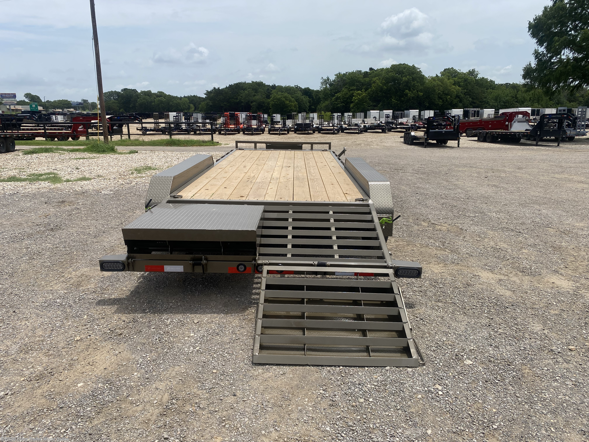 2027 83x24 TTA 2027 Load Trail CH83x24 Equipment Trailer Black — photo 10 of 17