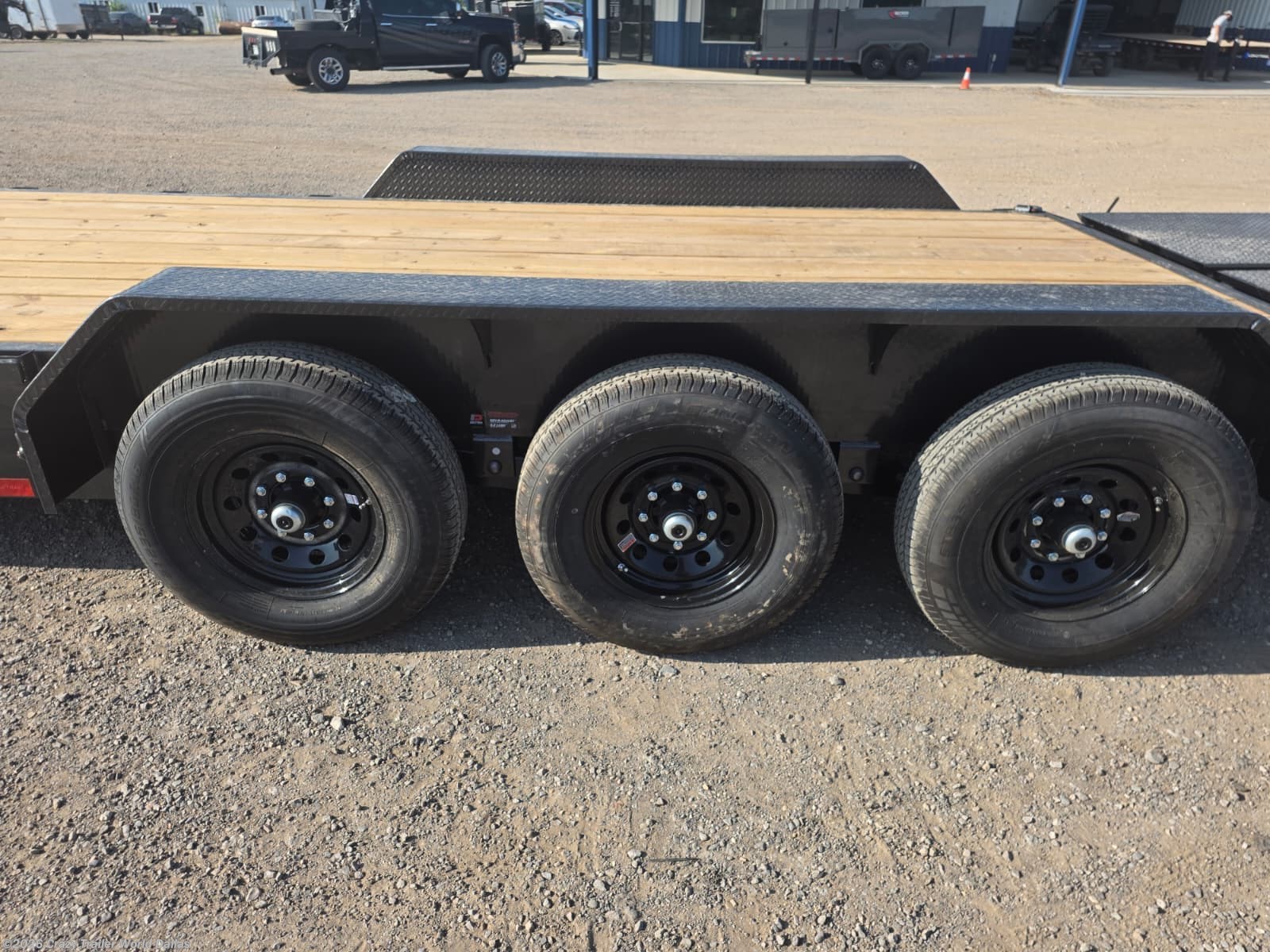 2027 83x24 TTA 2027 Load Trail CH83x24 Equipment Trailer Black — photo 5 of 17