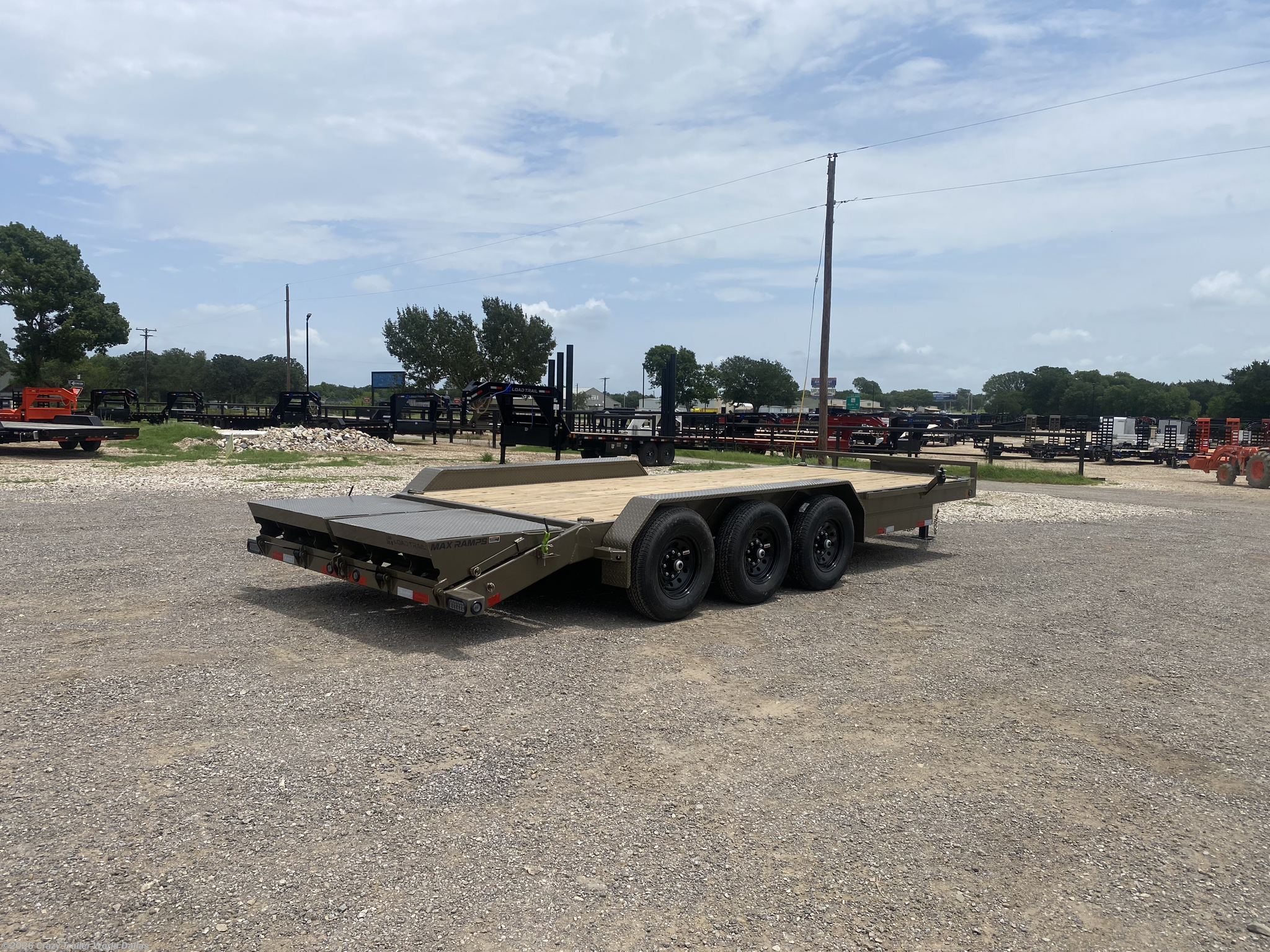2027 83x24 TTA 2027 Load Trail CH83x24 Equipment Trailer Black — photo 16 of 17