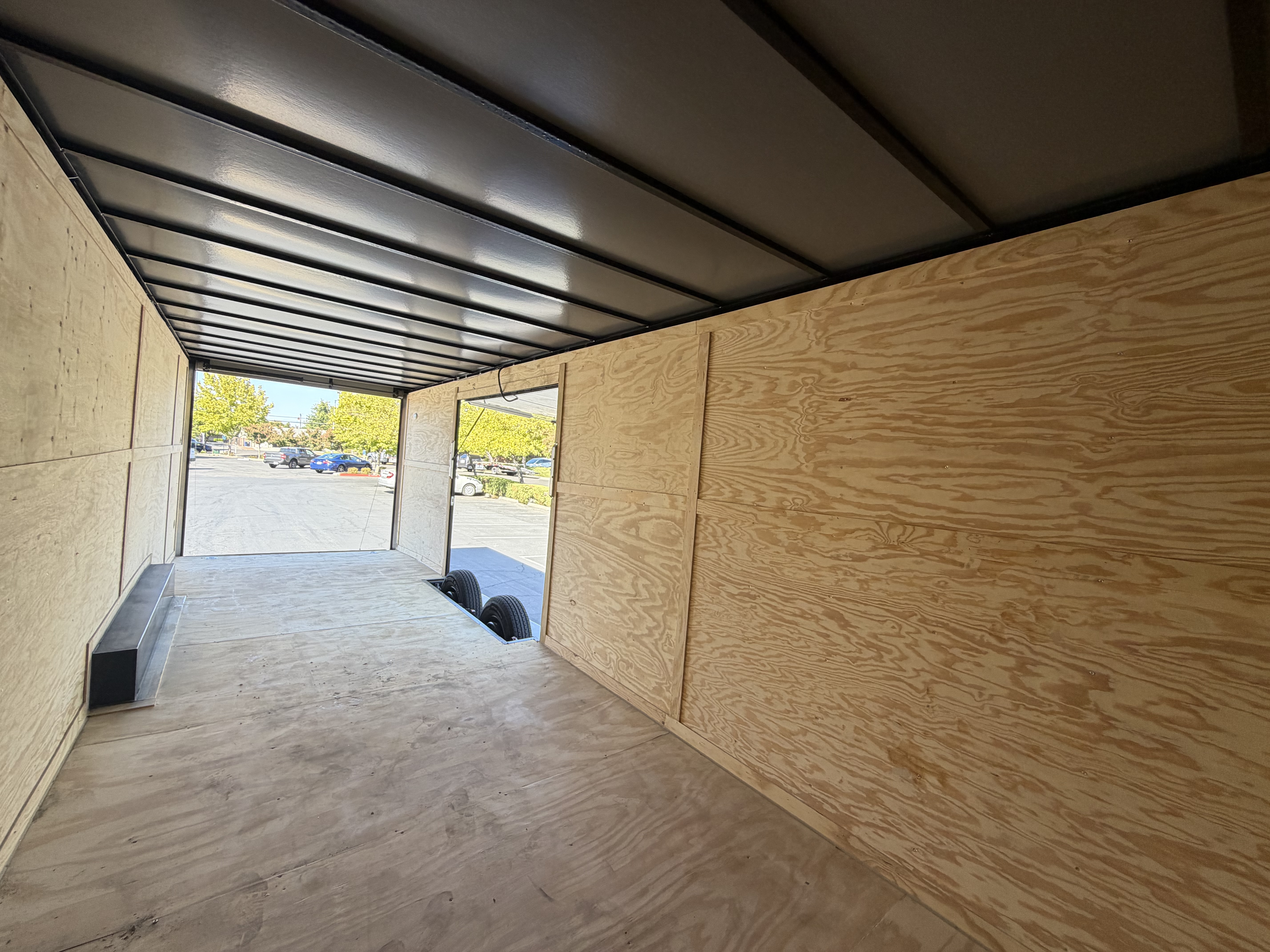 2027 8.5x28 TA 2027 Panther Cargo 8.5x28TA Gullwing Side Door White — photo 10 of 15