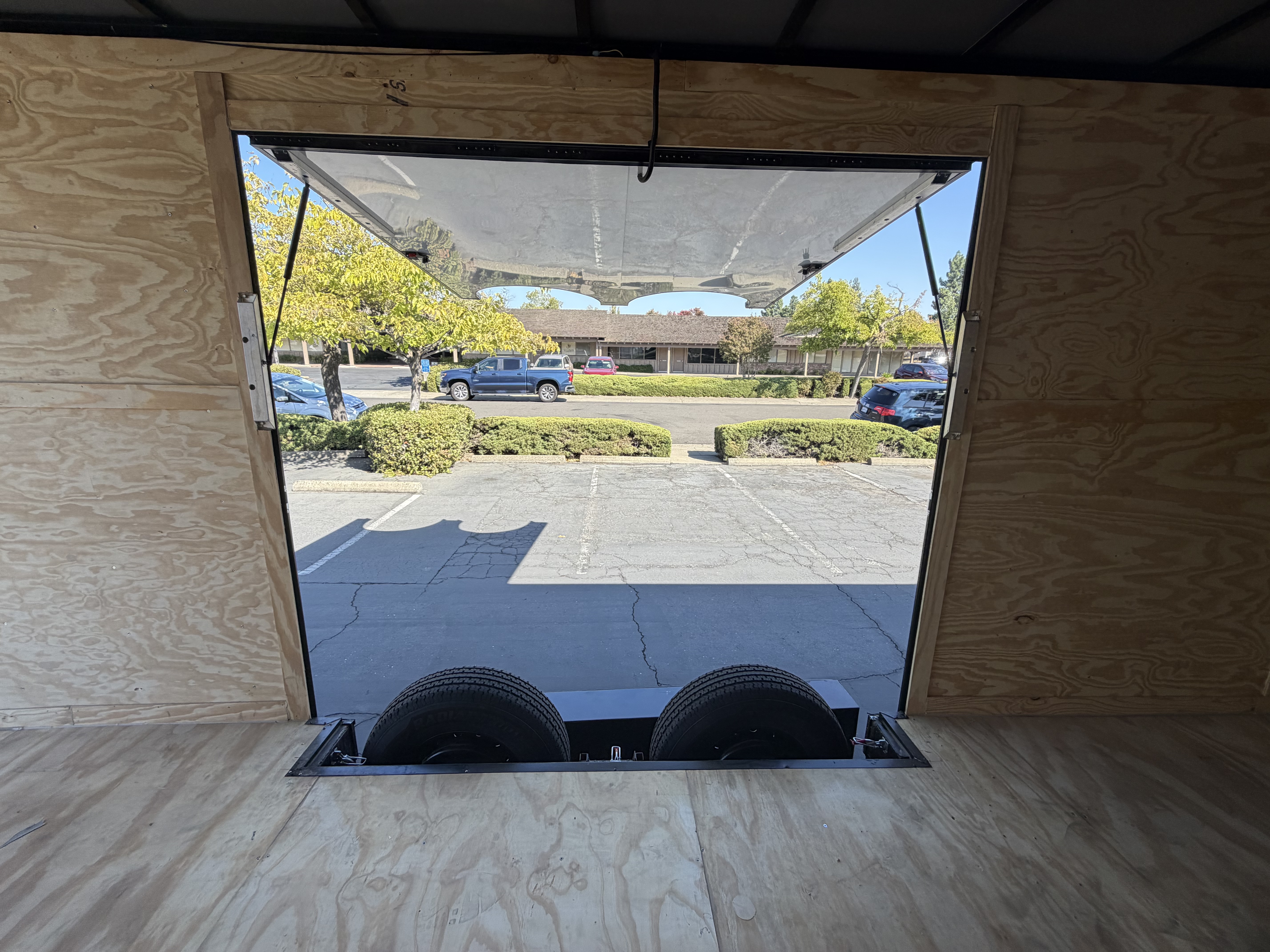 2027 8.5x28 TA 2027 Panther Cargo 8.5x28TA Gullwing Side Door White — photo 9 of 15